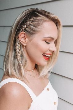 Medium Length Prom Hairstyles Down, Sanggul Modern, Side Braid Hairstyles, Heatless Hairstyles, Penteado Cabelo Curto, Side Braid, Braids For Short Hair, Bobs Haircuts