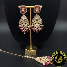 Beautiful silver foil kundan Choker with carved stones. Elevate your style with the exquisite Diva necklace and earring set, exclusively available at our luxury Indian jewelry store. Made with the finest materials, this set is a true reflection of Elegance and glamour, designed to take your look to new heights. Each piece in the set is meticulously crafted to ensure superior quality and attention to detail. The necklace and earring set is the perfect addition to your collection offering versatil Formal Kundan Necklace With Matching Earrings, Luxury Stone Work Jewelry Sets For Festive Occasion, Formal Silver Kundan Sets, Kundan Fusion Jewelry Sets, Luxury Kundan Jewelry Sets For Festive Occasions, Kundan Jewelry With Matching Earrings For Diwali, Diwali Kundan Jewelry With Matching Earrings, Festive Fusion Style Kundan Jewelry Sets, Festive Fusion Kundan Jewelry Sets