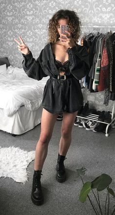 2019 Baddie, Teenage Grunge, Edgy Summer Outfits, Modest Shorts, Cool Looks, Fest Outfits, Mode Hippie, Boyfriend Jean, Cooler Look