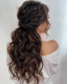 Wedding Hairstyles Brown Hair With Veil, Curly Half Updos For Long Hair, Long Brown Hair Wedding Hairstyles, Bridesmaid Hair Curly Natural Half Up, Maid Of Honor Hairstyles For Long Hair Half Up, Dark Brown Wedding Hair, Wedding Hairstyles For Bride Half Up, Wedding Hairstyles Dark Hair, Wedding Hair Brown