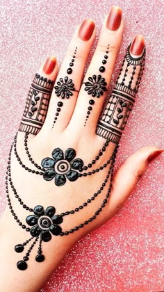 Simple and easy mehndi design for Eid collection Finger Mehendi, Easy Henna Designs, Henna Designs For Kids, رسم كاريكاتير, Easy Henna, Henna Tattoo Hand, Simple Henna Tattoo, Mehndi Designs For Kids, Chinese Princess