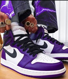 Rain Sneakers, Air Jordan 1 Court Purple, Jordan 1 Court Purple, Purple Basketball Shoes, Jordan 1 High Outfit, Jordans Sneakers Outfit, Sneaker Outfits, Dr Shoes