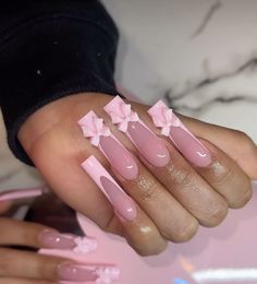 Elegant Bow Nail Art Ideas for Short Nails During Summer Pink Bow Nails Acrylic, Two Tone Pink French Nails, Bow Tie Nails Design, Bow Nails Acrylic, Acrylic Nails With Bows, Nails With Bow Charm, Pink Nails With Bow, Bow Nails Design, Bow Nail Art Designs