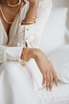 Jewellery Photography Inspiration, Jewelry Photography Styling, Jewelry Photoshoot, Gold Aesthetic, Classy Jewelry, Jewelry Model, Stacked Jewelry, Layered Jewelry