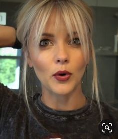 Side Fringe Bangs With Medium Hair, 2023 Bangs Trend Medium Hair, Fine Hair And Bangs, Modern Haircuts With Bangs, Whispy Front Bangs Fine Hair, Triangle Bangs Hair, 2023 Hair Trends For Women Over 40 Bangs, Mid Length Hair With Bangs Blonde, Fringe Bangs With Side Part