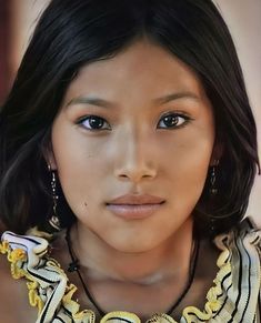 Native American South Asian Women, Women Collage, 100 Faces, Photographie Portrait Inspiration, Eyes Black, Character References, Native American Peoples, Face Photography