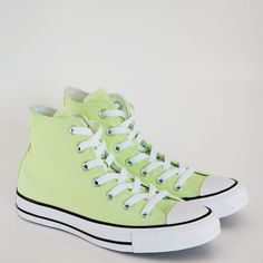 Converse Chuck Taylor All Star Hi High Top Sour Melon Fluorescent Green/ White / Black Unisex Sneakers A03422f Nwt Brand: Converse Model: Chuck Taylor All Star Hi Style Code: A03422f Color: Sour Melon / White / Black Gender: Unisex, Listed As Men's Shoes. Size Guide: Us Men's 5.5 / Us Women's 7.5 / Uk 5.5 / Eur 38 / Cm 24.5 Us Men's 8 / Us Women's 10 / Uk 8 / Eur 41.5 / Cm 26.5 We Make The Shoe. You Make The Stories. We Could Tell You That It’s The Og Basketball Shoe, Created Over 100 Years Ago. Neon Green Converse, Coloured Converse, Lime Green Converse, Converse Model, Cute Converse Shoes, Cute Converse, Preppy Shoes, Girly Shoes, Shoe Covers