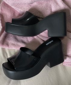 2000s Shoes, Dr Shoes, Mode Zara, Funky Shoes, Girly Shoes, Shoe Inspo, Inspiration Fashion