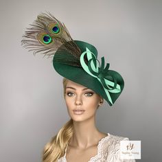 Peacock Fascinator, Ascot Horse Racing, Race Day Hats, Green Fascinator, Ascot Races, Fascinator Wedding, Horse Races, Royal Ascot Hats, Hat Art