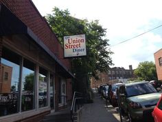 the union street diner is located on the sidewalk