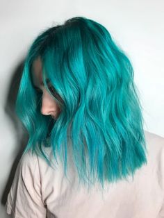 Chroma Couture: Fashion-forward Hairstyle Ideas for Colorful Personalities Bright Blue Hair, Wild Hair Color, Vivid Hair Color, Teal Hair, Turquoise Hair, Hair Color Cream, Pretty Hair Color, Hair Color For Women, Trendy Hair Color