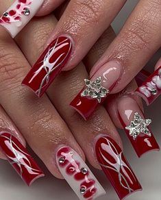 Nails Gel Christmas, Nails Acrylic Christmas, Christmas Nails Gel, Sparkly Christmas Nails, Acrylic Christmas Nails, Christmas Nail Polish, New Years Nail Designs, Art Design Ideas, Holiday Nail Designs