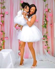 Fashion African Style, Mommy Daughter Photography, Dress For Mom, Mommy Daughter Photoshoot, Mum And Daughter, Mother Daughter Photoshoot, Mom Daughter Outfits, Mommy Daughter Outfits, Mother Daughter Fashion