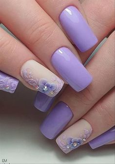 Purple Wedding Nails, Lilac Nails Design, Sweet 16 Nails, Nails With Flowers, Purple Nail Art Designs, Diamond Nail Designs, Light Purple Nails, Purple Manicure, Nails Elegant