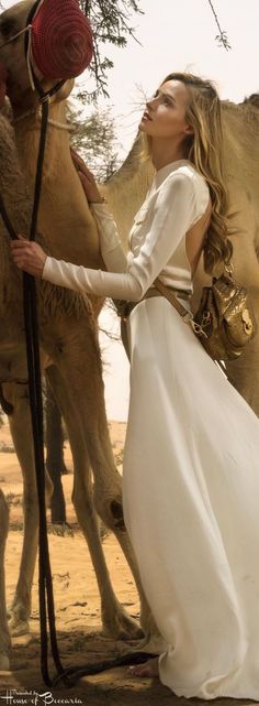 ~Ralph Lauren | House of Beccaria. Via @houseofbeccaria. #RalphLauren #horses Valentina Zelyaeva, Desert Fashion, Desert Dream, Elsa Peretti, Safari Style, Ralph Lauren Collection, African Safari