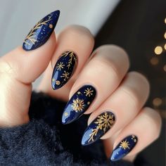 Christmas Nails Blue And Gold, Joy Nails, Blue Christmas Nails, Snowman Nails, Christmas Tree Nails, Navy Blue Nails, Tree Nails, Snowflake Nails, Blue Snowflakes