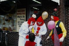 Intriguing Photos of Clowns in Front of Ballard’s Novelties in Concord, New Hampshire, 1981Intriguing Photos of Clowns in Front of Ballard’s Novelties in Concord, New Hampshire, 1981 Fashion Teenage Girls, Party Funny, Blogger Themes, New Hampshire