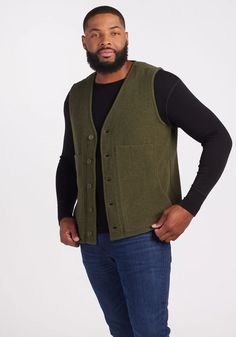 We've got the Winter Men's Merino Wool Button Down Vest you have been looking for. Baker by Woolx is ideal for hunting, working outside, or as an added layer of warmth. The Boucle knit is sure to maintain insulation and keep you warm through the winter. Choose from one of our colors at Woolx.com! Road Trip Fun, Great Friends