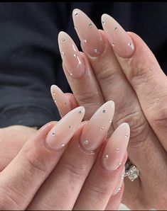 Nail Design Pearls, Simple Rhinestone Nails, Nude Nails With Rhinestones, Karina Core, Euphoria Nails, Bday Nails, Kutek Disney