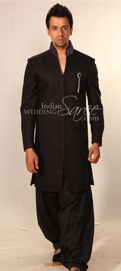 12171: We wish #AftabShivdasani Happy Birthday. Get similar look Black Wedding Dress For Festive Occasion, Black Ceremonial Dress For Festive Occasions, Elegant Black Ceremonial Dress, Black Fitted Ceremonial Dress, Black Fitted Dress For Ceremony, Indowestern Dress, Indo Western Dress, Thread Work, Bollywood Celebrities