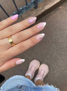 27+ Disney Nails That Are Pure *Magic* (simple, cute, classy) Disney White Nails, Simply Disney Nails, Simple Disneyland Nails, Pretty Disney Nails, Preppy Disney Nails, Disney Nails Subtle, Disney Nail Designs Simple, Subtle Disney Nails, Classy Disney Nails