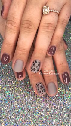 Cute Finger Nails, Nails Dip With Design, September Gel Nails 2023, October Fall Nail Designs, Gel Nails Ideas For Beginners, Short Nails August 2023, Gel Nails For September, Beginning Of Fall Nails Short, No Length Nails