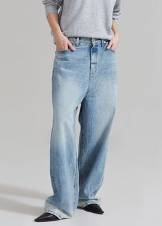 Color: Blue Wash Unisex style Midweight denim Oversized fit Wide leg Slant hip pockets Front button closure Zip fly Unlined 100% Cotton Hand Wash or Dry Clean By The Frankie Shop. Imported *Belt is for styling purposes only Paris Store, Denim Suit, The Frankie Shop, Frankie Shop, Paris Woman, Wide Jeans, Leather Texture, Unisex Style, Swimwear Accessories