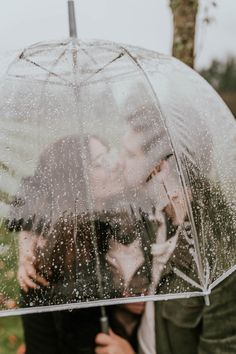 Couple close together under umbrella with their dog while it rains Amusement Park Couple, Couple Rain, Rainy Day Wedding, City Shoot, Golden Hour Photos, Bridal Pictures, Ethereal Wedding