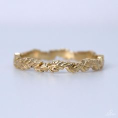 Oak Leaf Ring. Oak Leaf Wedding Band, Nature Inspired Ring, Rings With Small Diamonds, Jewelry Sketching, Yellow Gold Stackable Ring, Plant Ring, Textured Wedding Ring, Gold Leaf Ring, Movie Jewelry