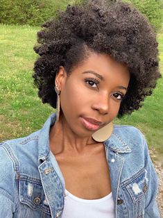 Mid Afro Hairstyles, Hairstyles For Black Ladies, Cabello Afro Natural, Natural Hair Diy, Natural Afro Hairstyles, Beautiful Natural Hair, Blowout Hair, Natural Hair Styles Easy