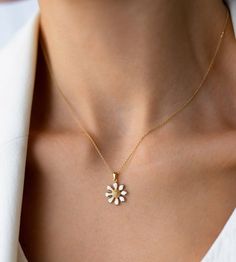 Daisy 14k Solid Gold Necklace, Flower Necklace, Gift for Her, Fine Jewellery by FİEMMA, Dainty Necklace, Minimalist NecklaceMaterial: Solid GoldKarat: 14 K (585)Approximate weight : 2,02  gramAvailable in yellow gold, rose gold or white gold options.Available in different chain lengths.As with all of our products, this item is handmade and made to order.Wholesale requests are welcome.**Please see our policies section for shipping and return information.***Feel free to contact me with any questio Fine Jewelry White Flower Necklace, White Flower Shaped Fine Jewelry Necklace, White Flower Fine Jewelry Necklace, Dainty 14k Gold Flower Necklace, White 14k Gold Jewelry In Flower Shape, 14k Gold White Flower-shaped Jewelry, White 14k Gold Flower-shaped Jewelry, White 14k Gold Flower Jewelry, White Flower-shaped 14k Gold Jewelry