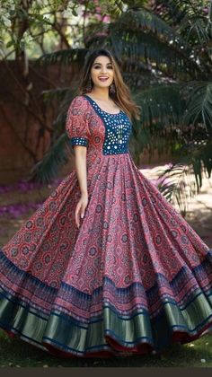 One Piece Dress Design, Simple Frock Design, Long Frock Designs, Long Gown Design, Simple Frocks, Anarkali Dress Pattern, Frock For Women, Long Dress Design, Girls Frock Design