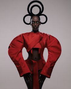 London-based photographer Luke Nugent (previously) captures a wide swath of beauty and expression through his powerful images centered on Black models. Often in commanding poses, the subjects sport evocative fashions and elaborately designed makeup. One model is covered in Kintsugi-style cracks and encrusted with glimmering gems, while others wear futuristic garments and lavishly styled hair. The deeply considered photographs are created collabor Afro Futurism, Editorial Hair, African Hair, Artistic Hair, Afro Hair, 영감을 주는 캐릭터, Hair Art, Afro Hairstyles, Photoshoot Inspiration