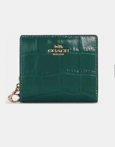 Coach Light Green leat her wallet with zip. Coach Bifold Coin Purse Gift, Coach Coin Purse With Zipper Closure As Gift, Coach Bifold Wallet As Gift, Coach Green Wallet For Everyday Use, Green Coach Wallet For Everyday Use, Coach Lights, Coach Wallet, Light Green, Zip Around Wallet