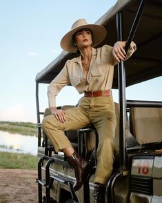 Safari Outfit Ideas, Africa Safari Clothes, Egypt Outfits, Desert Outfit, Safari Dress