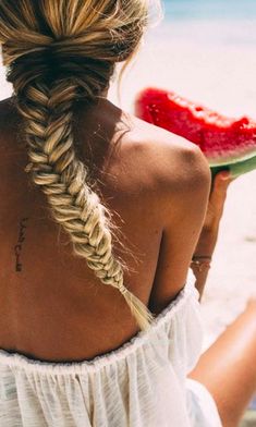 summer Hair Branding, Preppy Hairstyles, Hair Colorful, Tulum Beach, Stunning Hairstyles, Boho Hair, Summer Tanning, Pool Hairstyles