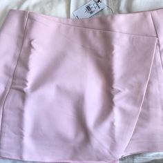 *Nwt* Express Skort. Have 1 Size 0 And 1 Size 2! Super Cute Ended Up Buying More Than Needed! Personally Have It In Black And Pink And Love It. It’s So Versatile And I Wear Mine All The Time! Midi Circle Skirt, White Print Dress, Retro Skirt, Navy Blue Skirt, Blue Mini Skirt, Fringe Skirt, Corduroy Skirt, Asymmetrical Skirt, Black Mini Skirt