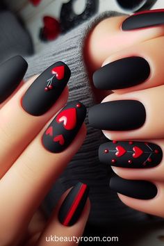 30 Cute Ideas for Valentine's Day Nails in 2024 Black Color Nail Art, Black Red Nails Ideas, Pink Nails With Art, Black White Pink Nails, Valentine’s Day Nail Art, Black Nails Cute, Black Nails With Pink, Black And Red Nails Ideas, Nail Art Designs Black