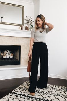 Wide Leg Trousers – Natalie Borton Blog Black Wide Leg Pants Outfit, Wide Pants Outfit, Wide Leg Trousers Outfit, Palazzo Pants Outfit, Wide Leg Outfit, Work Outfits Frauen, Legs Outfit, Wide Legged Pants, Wide Leg Pants Outfit