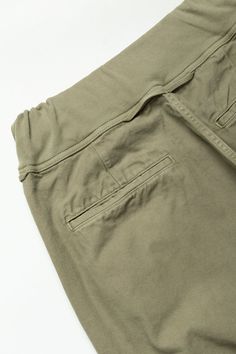 A relaxed silhouette that you can wear without stress Color: Khaki 100% Cotton Made in Japan Model is 6'2 wearing a size 3 TAGGED SIZE 2 3 4 WAIST 27~33.5 28~40 30~42 FRONT RISE 15.75 16 16.5 BACK RISE 19.25 19.5 19.5 UPPER THIGH 14.5 14.5 14.5 KNEE 8.5 8.5 9 LEG OPENING 7 7 7.5 INSEAM 26.25 26.25 27.5 Measurements of actual garment in inches.Click here for our measuring guide. Bottoms With Comfort Waistband And Relaxed Fit, Relaxed Tapered Leg Bottoms With Comfort Waistband, Relaxed Workwear Bottoms With Straight Hem, Relaxed Fit Bottoms With Straight Hem, Relaxed Straight Hem Bottoms For Workwear, Relaxed Bottoms With Straight Hem For Workwear, Relaxed Fit Chinos With Tapered Leg And Comfort Waistband, Relaxed Tapered Leg Bottoms For Elevated Casual, Relaxed Stretch Tapered Leg Bottoms