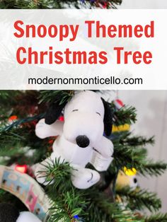 a snoopy christmas tree with the words snoopy themed christmas tree on top and below it