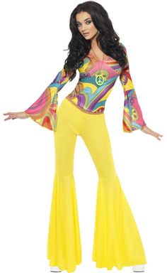 70's Groovy Top and Bell Bottom Pants are fads. Now it back on trend, but with a much smaller bottom angle width. Moda Disco, 70s Style Clothing, 70s Fancy Dress, Disco Party Outfit, Look Disco, Hippie Mode, 70s Costume, Disco Costume, 70s Clothing