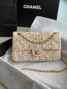 Charm - CHL Bags - 088 Chanel Double Flap Bag, Chanel Double Flap, Expensive Bag, Luxury Bags Collection, Tas Fashion, Girly Bags, Fancy Bags, Luxury Purses, Bag Luxury