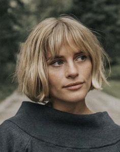 French Bob Shag, Medium Bob With Fringe, French Bob Blonde, Short French Bob With Bangs, French Bob With Fringe, Blonde French Bob, First Day Of School Hairstyles, Dark Blonde Bobs