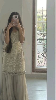 Indian Outfit Aesthetic Pics, Traditional Dress Mirror Pic, Aesthetic Desi Outfit Pictures, Pink Desi Asthetic, Soft Girl Desi Aesthetic, Asian Aesthetic, Hair Inspiration Long, Traditional Clothes