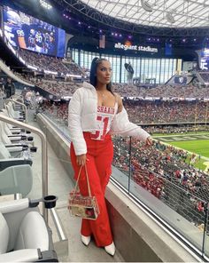 Foot Ball Game Outfit For Women Fall, Sports Wife Outfit, Sport Game Outfits For Women, Gameday Winter Outfits, Alabama Gameday Outfit Black Women, Nfl Wives Game Day Outfit, Nba Game Outfits For Women, Atlanta United Outfit, Basketball Wife Aesthetic Outfit