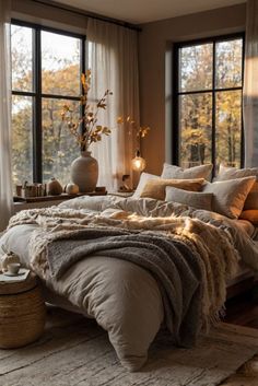 #girlsroom #bedroomideas #dormdecor #bohobedroom #bohochic #homedecortips Full Bedroom Decor Ideas, Chill Cozy Bedroom, Cozy Simplistic Bedroom, Interior Cozy Design, Cozy Taupe Bedroom, Brown Aesthetic Bedroom Ideas Cozy, Fall Bedroom Inspo Cozy, Brown Cosy Bedroom, Simple Male Bedroom Ideas