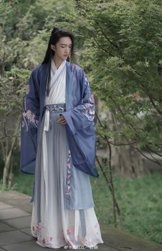 ✿ Follow Pinterest : Việt Thi <3 Ancient China Clothing, Male Hanfu, Moda China, Chinese Kimono, Chinese Clothing Traditional, Gaun Abad Pertengahan, Japanese Traditional Clothing, Ancient Chinese Clothing, China Clothes