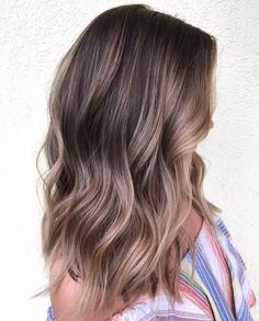 Short Ombre Hair, Wavy Bob, Short Hair Trends, Hair Idea, Ombré Hair, Short Hair Balayage, Ash Brown, Ombre Hair Color