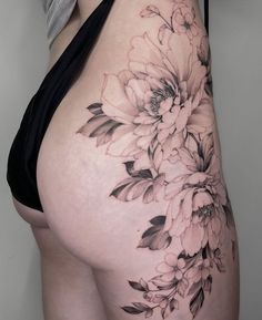 tattoo woman arm inner #tattoosexy #tattoo #tattoos #tattoogirl #f #tattoogirls #tattoomodel #tattoofeminina #arte #tattooed #tattooart #tattooideas #sexy #tattoomandala #tattooman #tattoobrasilia #caldasnovas #hennatattooartistny #hennatattoos #tattoodf #turismogoias #turismo #arteliergoias #arteliertattoo #tattooindiana #followme #sdv #sextattoo #artetattoo #tattoohennah#flowertattoo #tattoo #tattoodesign #tattoosforwoman #flowertattoos #watercolortattoo Leg Scars, Tattoo Fe, Flower Tattoos, Figurative Art, Tattoos And Piercings, Watercolor Tattoo, Flower Tattoo, Tattoos For Women, Tatting